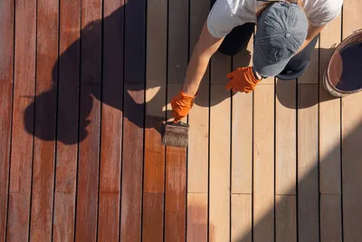 Projet de teinture de terrasse à Ottawa