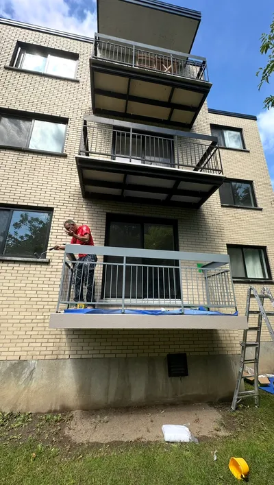 Projet de peinture et teinture extérieure à Ottawa